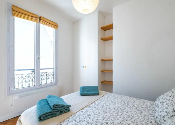 6 Guest Flat - Martyrs Paris